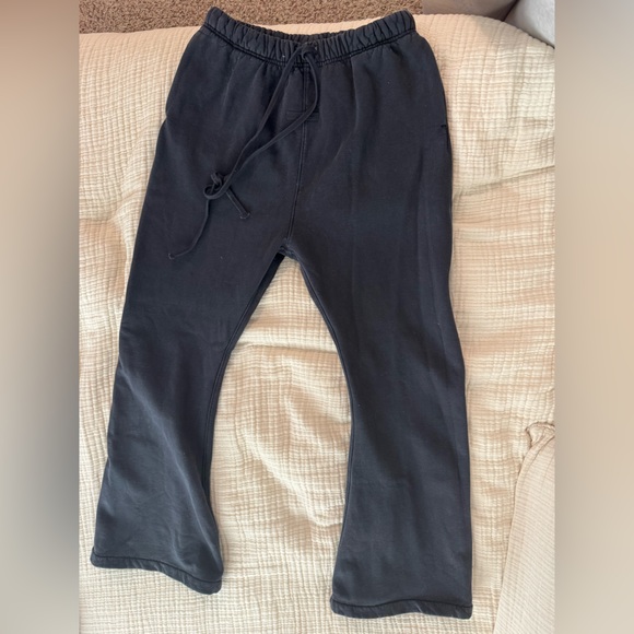 Fear of God Essentials Black Sweats - Picture 4 of 5